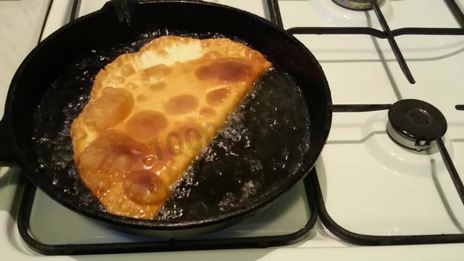 чебуреки с мясным фаршем