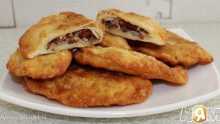 Пикантные чебуреки с фасольевой начинкой