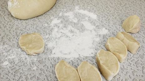 пикантные чебуреки с фасольевой начинкой