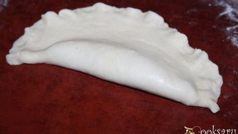 сочные хрустящие чебуреки со свининой