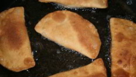 тесто для чебуреков на минералке