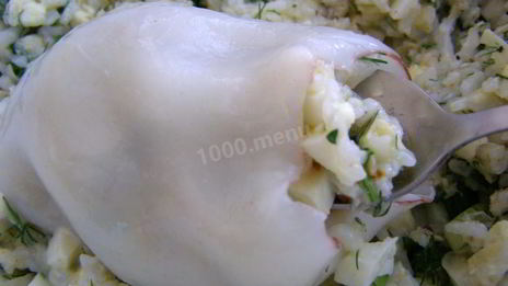 фаршированные кальмары с рисом и яйцом