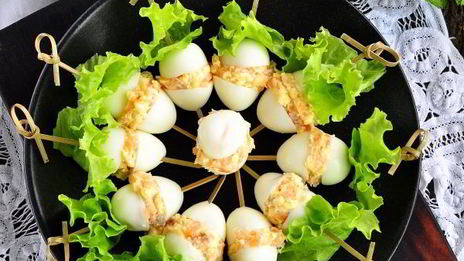 фаршированные перепелиные яйца