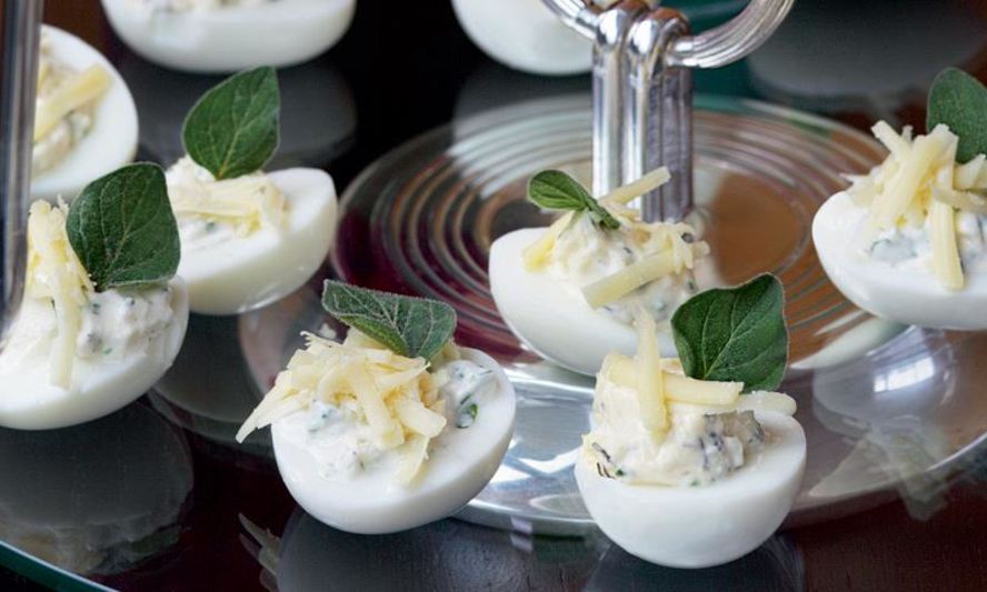 Рецепт фаршированных сыром с тархуном яйца цесарки