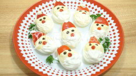 фаршированные яйца дед мороз