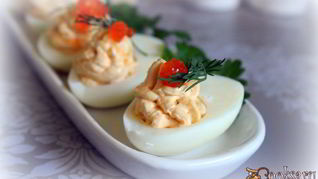 Фаршированные яйца с икорным кремом
