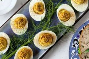 Фаршированные яйца с карри