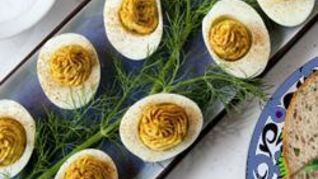 Фаршированные яйца с карри