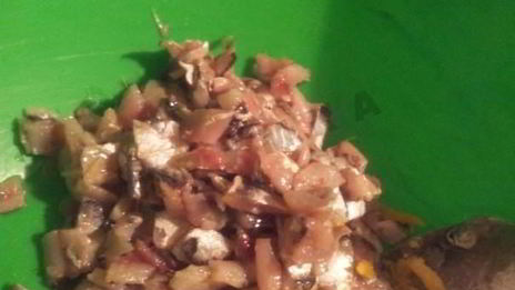 фаршированные яйца с килькой