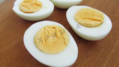 фаршированные яйца с рулетиками из малосольной кильки