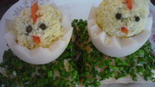 Фаршированные яйца Цыплята