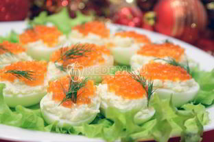 Яйца фаршированные икрой