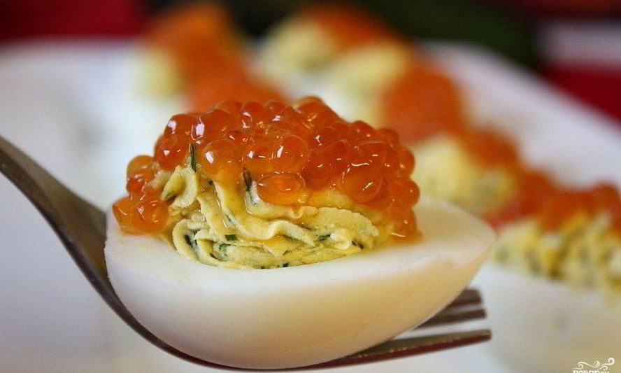 Рецепт яиц, фаршированных красной рыбой