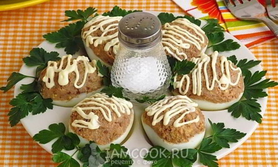 Рецепт яиц, фаршированных куриной печенью