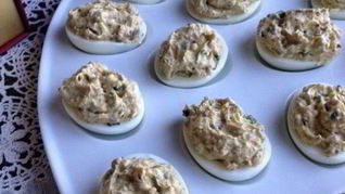 Яйца фаршированные печенью трески