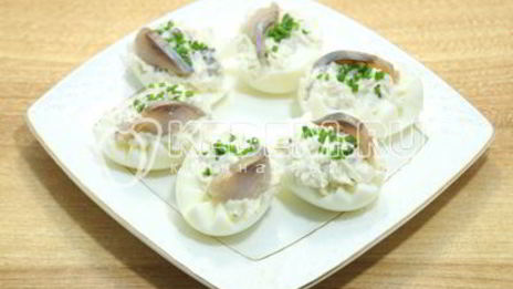 яйца фаршированные сельдью