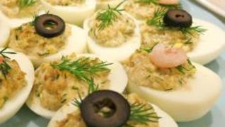 Яйца фаршированные шпротами