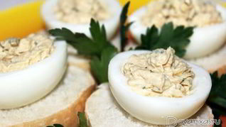 Яйца, фаршированные тунцом