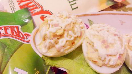 яйца, фаршированные ветчиной и хреном