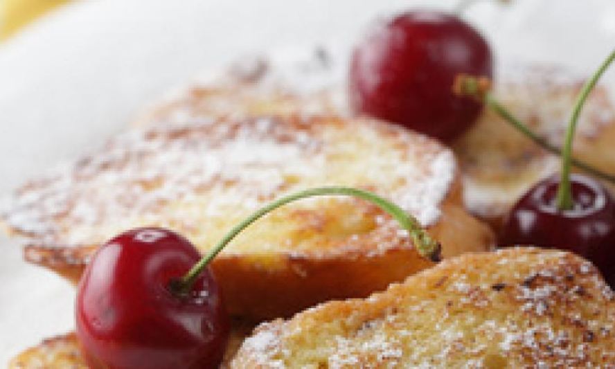 Рецепт французских гренков с вишней