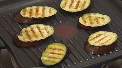 гренки с баклажанами и моцареллой