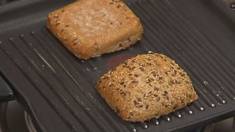 гренки с баклажанами и моцареллой