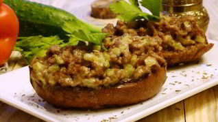 Гренки с фаршем по-татарски