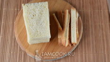 гренки с крабово-креветочной пастой