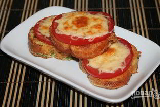 Гренки с помидорами и сыром в духовке