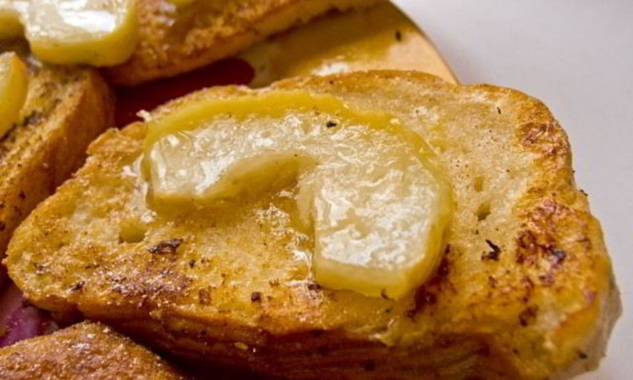 Рецепт гренков с яблоками