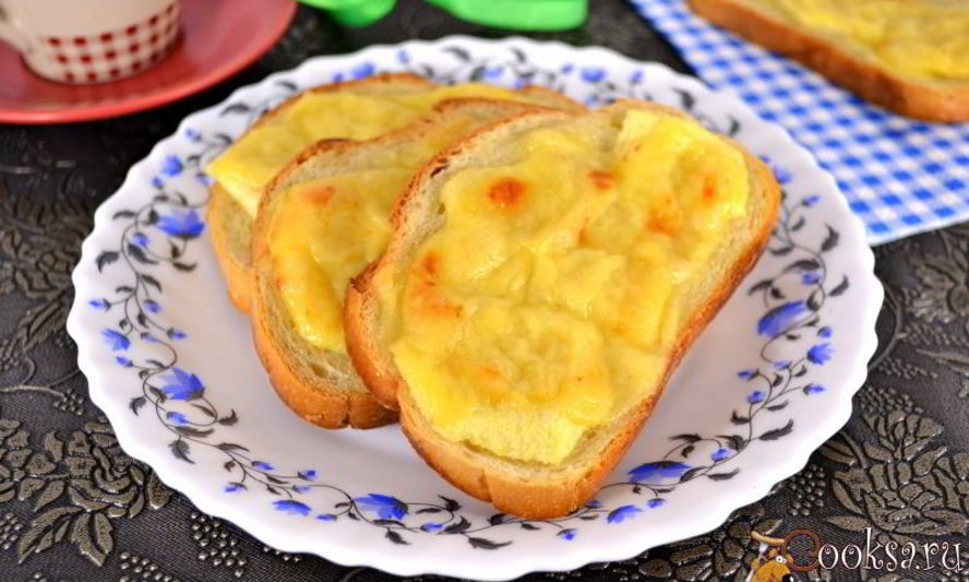 Рецепт гренков с яблоком и сыром