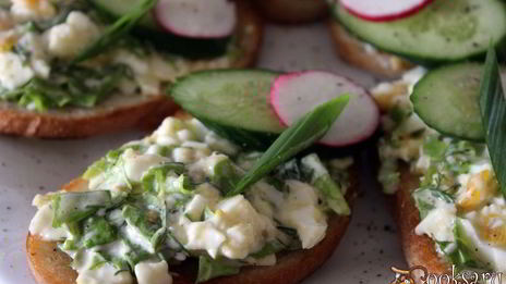 гренки с яичным салатом