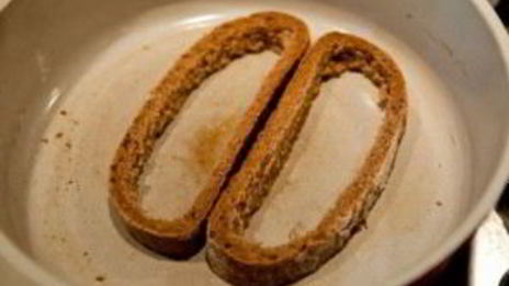 гренки с яйцом и сыром