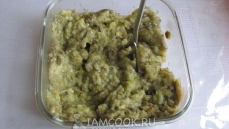 баклажанная икра со свежими помидорами и чесноком