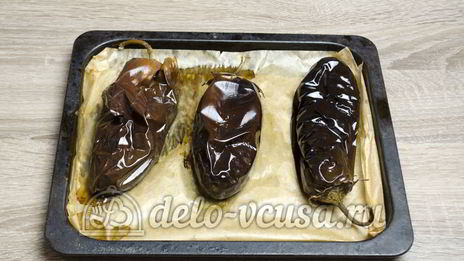 икра из баклажанов со свежими помидорами