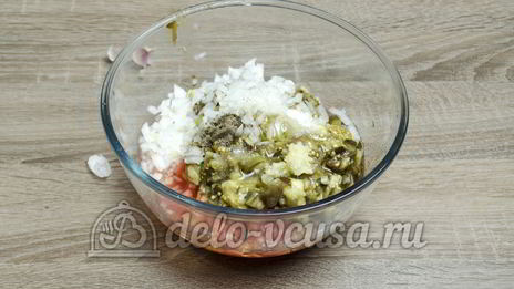 икра из баклажанов со свежими помидорами