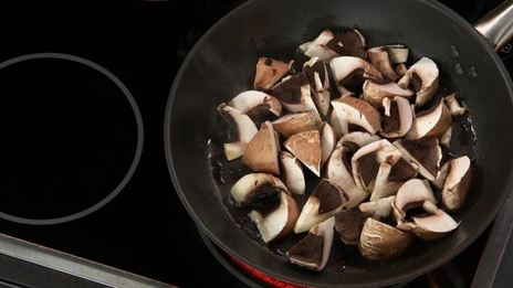 икра из печеных овощей и жареных грибов