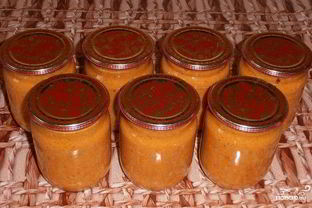 Кабачковая икра с соусом