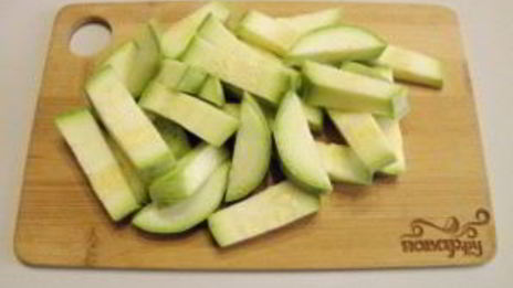 кабачковая икра с томатным соусом