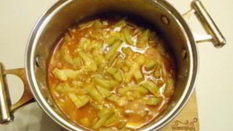 кабачковая икра с томатным соусом