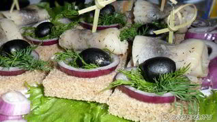 Бутерброды-канапе с селедкой