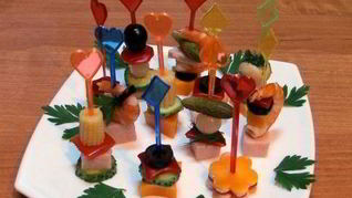 Канапе из мяса и овощей