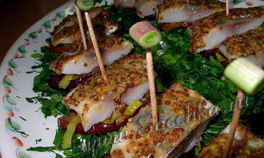 Рецепт канапе из селедки с яблоками