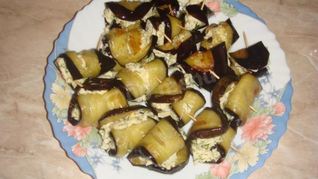 Канапе рулетики из баклажанов с сыром и чесноком