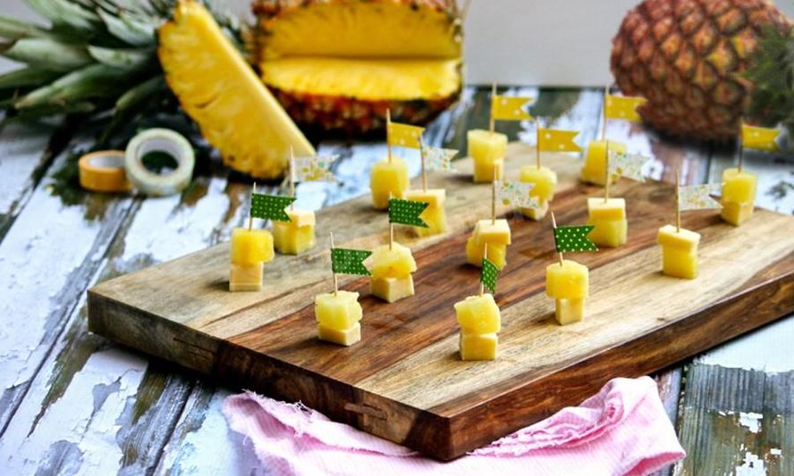 Рецепт канапе с ананасом и сыром