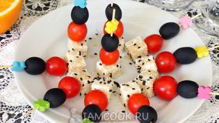 Канапе с брынзой и помидорами черри