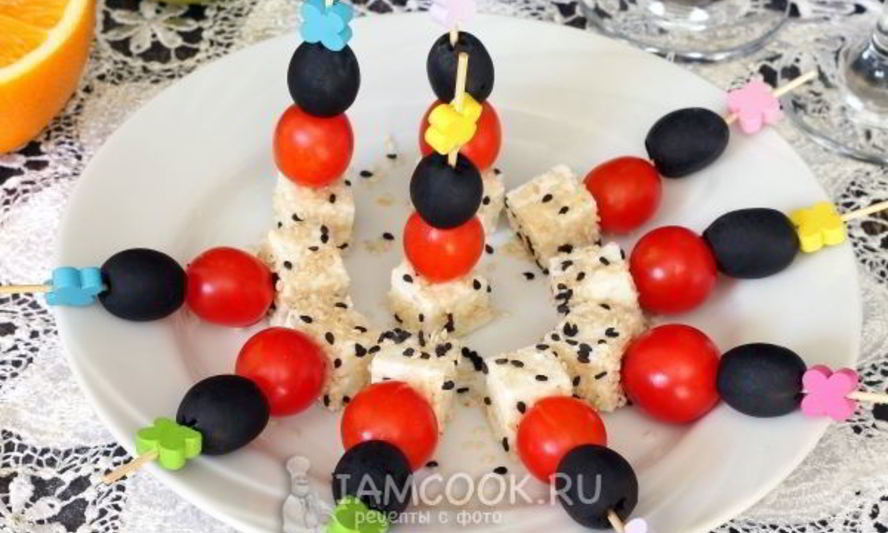 Рецепт канапе с брынзой и помидорами черри