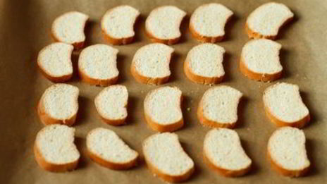 канапе с камамбером и персиком