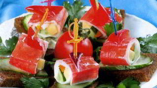 Канапе с крабовыми палочками