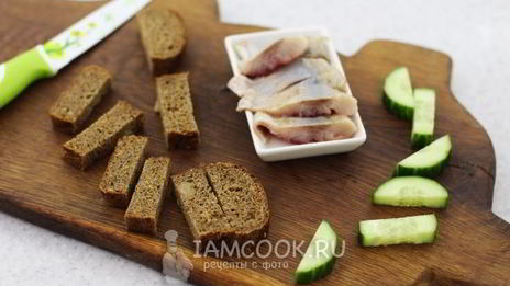 канапе с селедкой